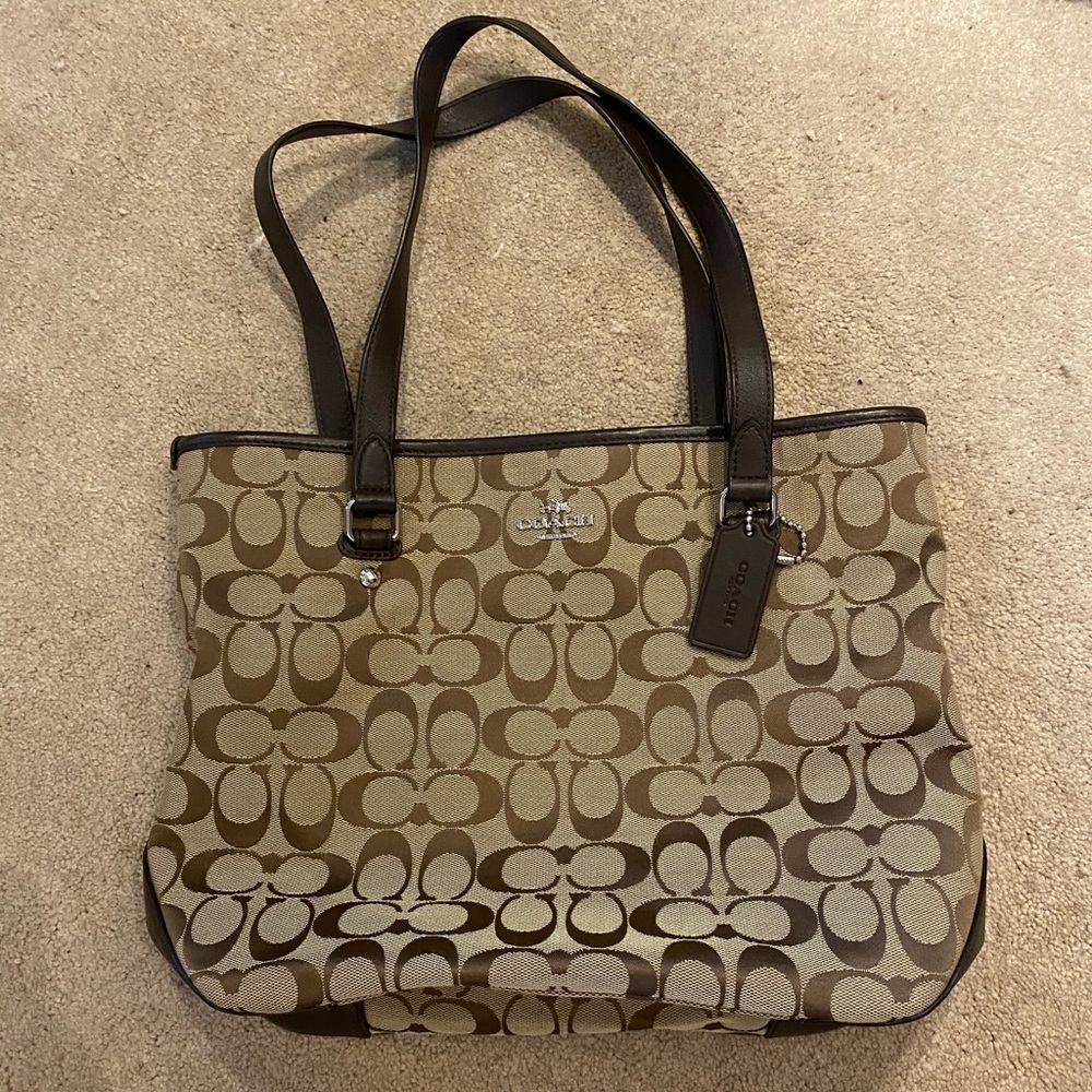 Coach Zip Top Tote In Signature Jacquard